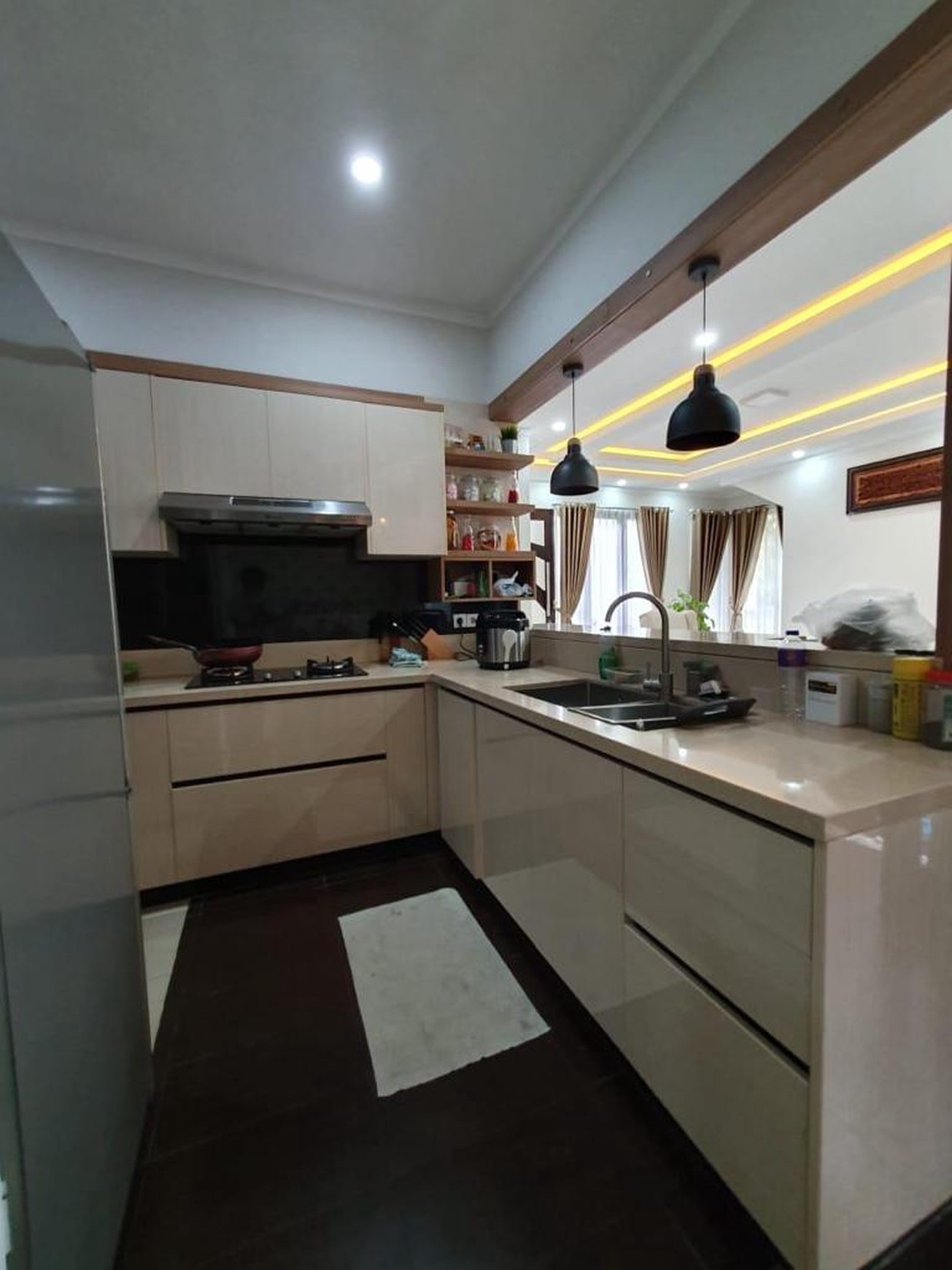 Dijual Cepat Rumah 2 lantai,dalam cluster di Bintaro Jaya 9