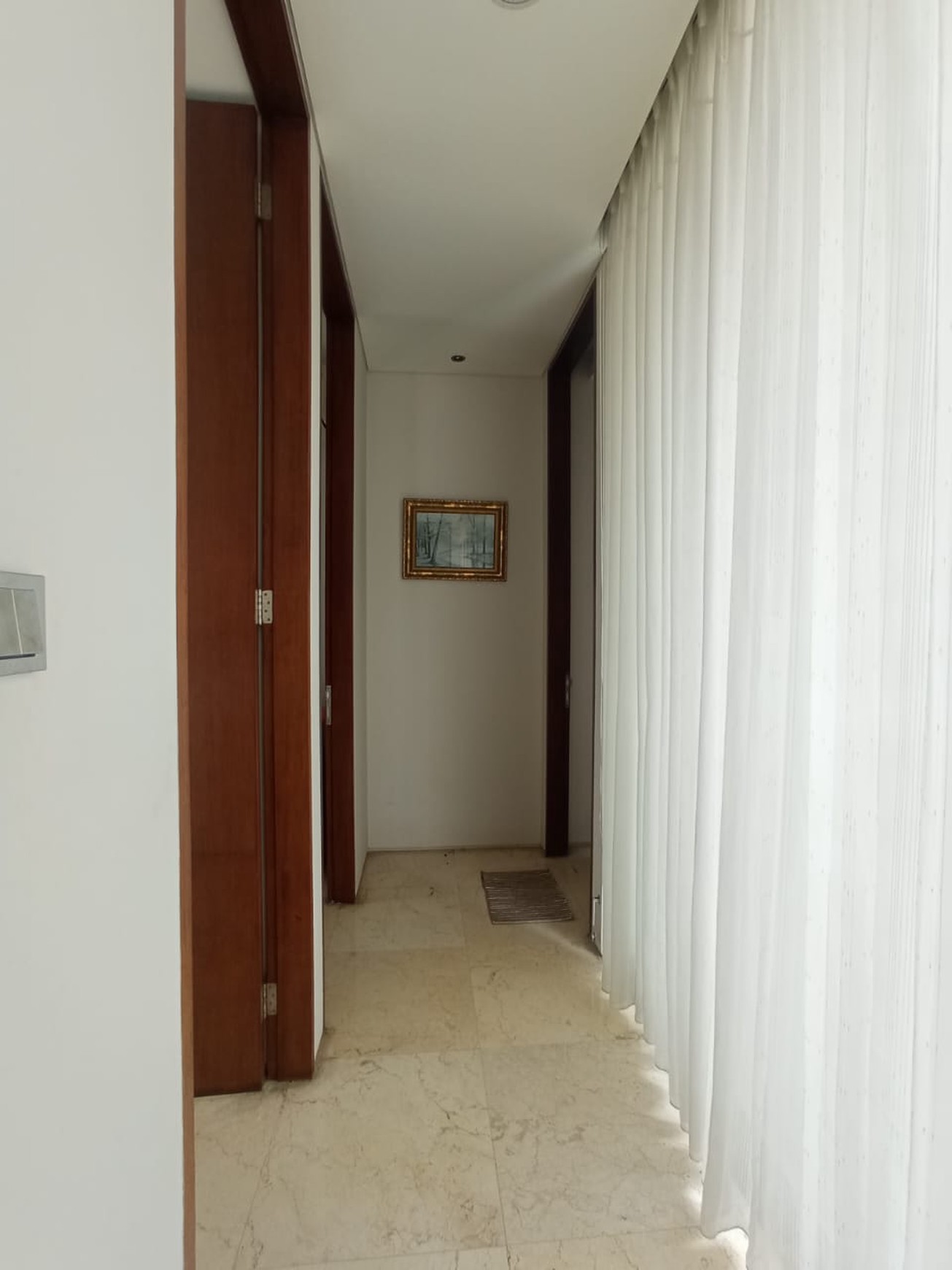 Rumah Semi Furnished Luas 2 Lantai Siap Huni Mewah Lokasi di Pertengahan Kota @Jakarta Selatan