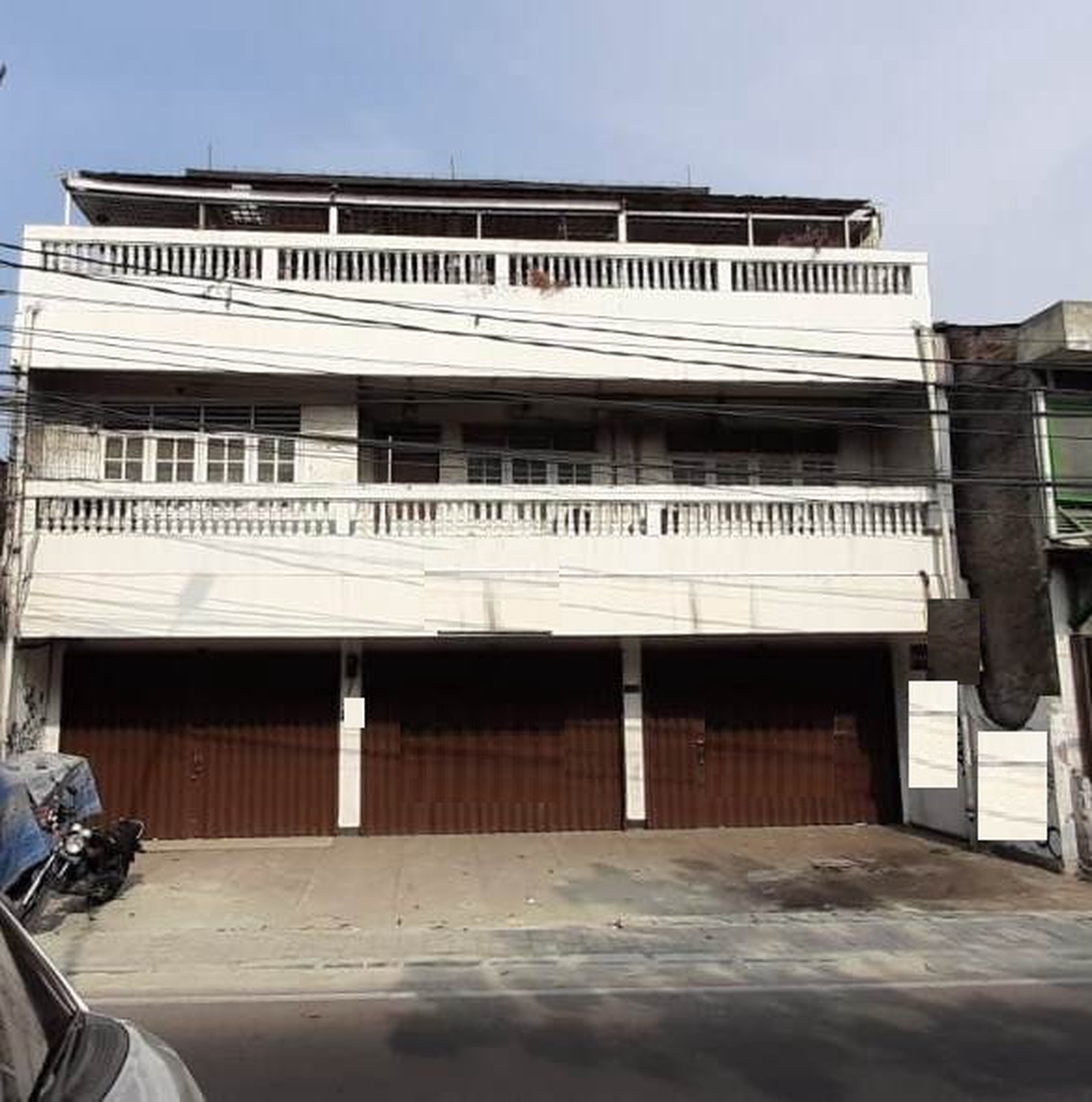 Ruko 3 unit gandeng di H Juanda Ciputat, TangSel dekat dg MRT Lebak Bulus...