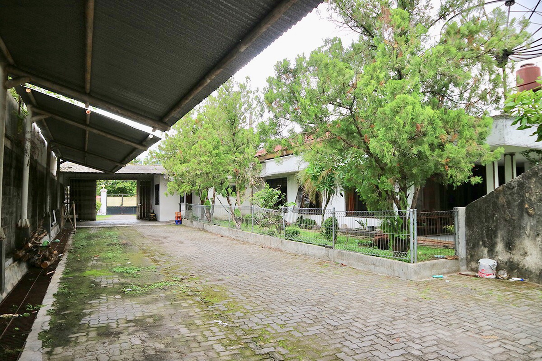 RUMAH LUAS DI TENGAH KOTA JOGJA, JL BRIPDA TUT HARSONO, MUJA MUJU