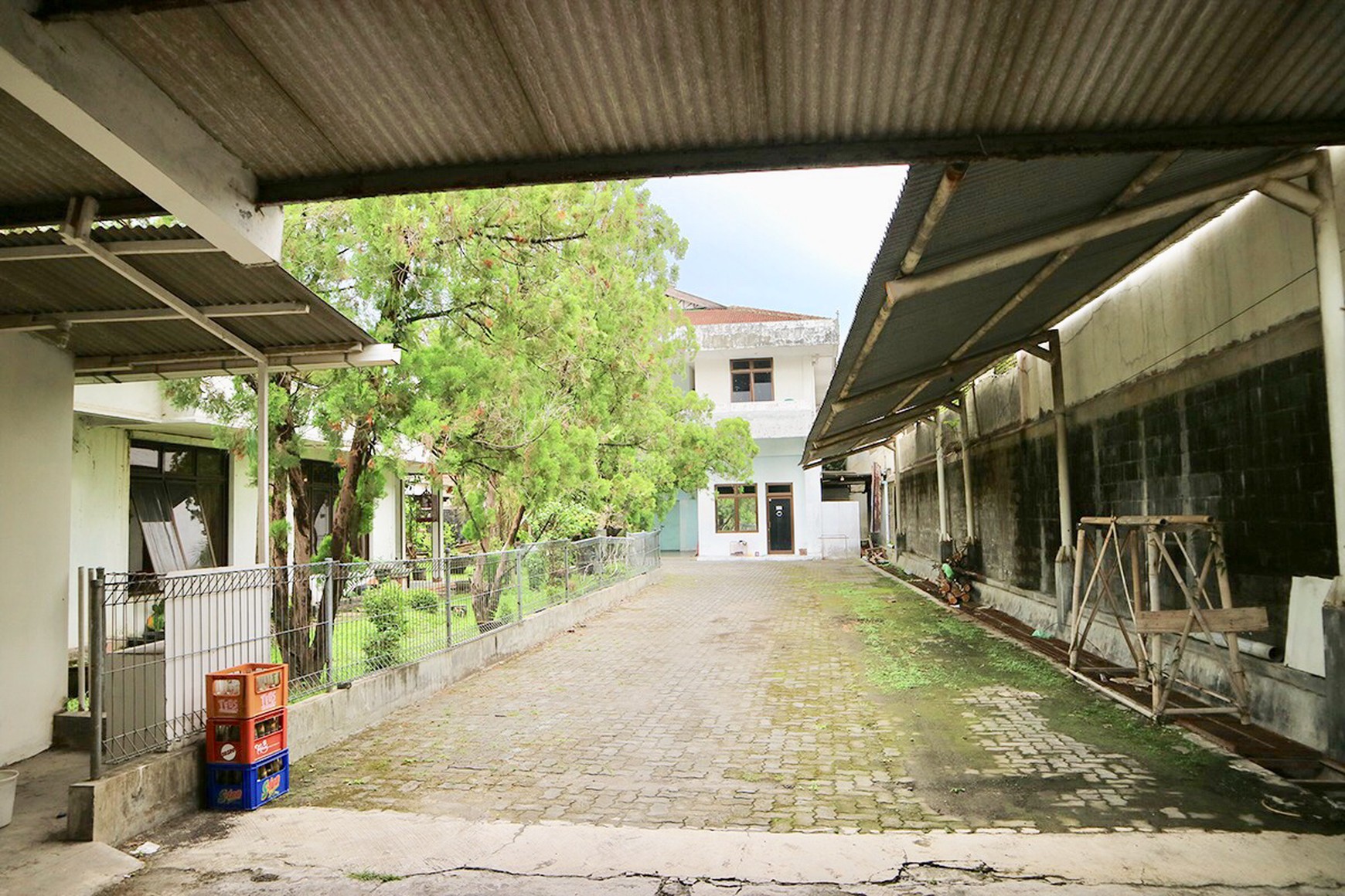 RUMAH LUAS DI TENGAH KOTA JOGJA, JL BRIPDA TUT HARSONO, MUJA MUJU