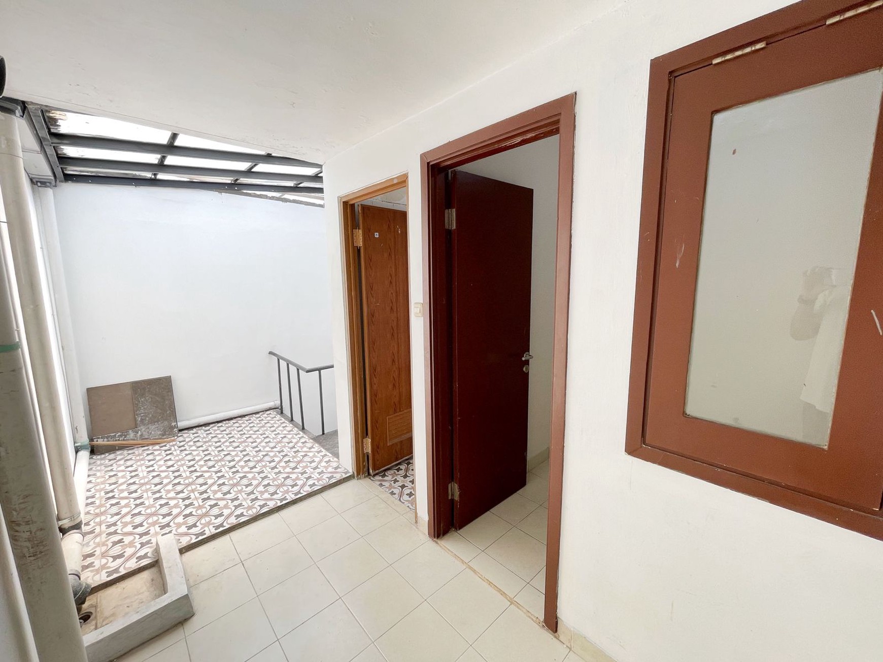 Rumah Siap Huni dengan Bangunan Baru dan Rapi @Discovery Fiore, Bintaro.