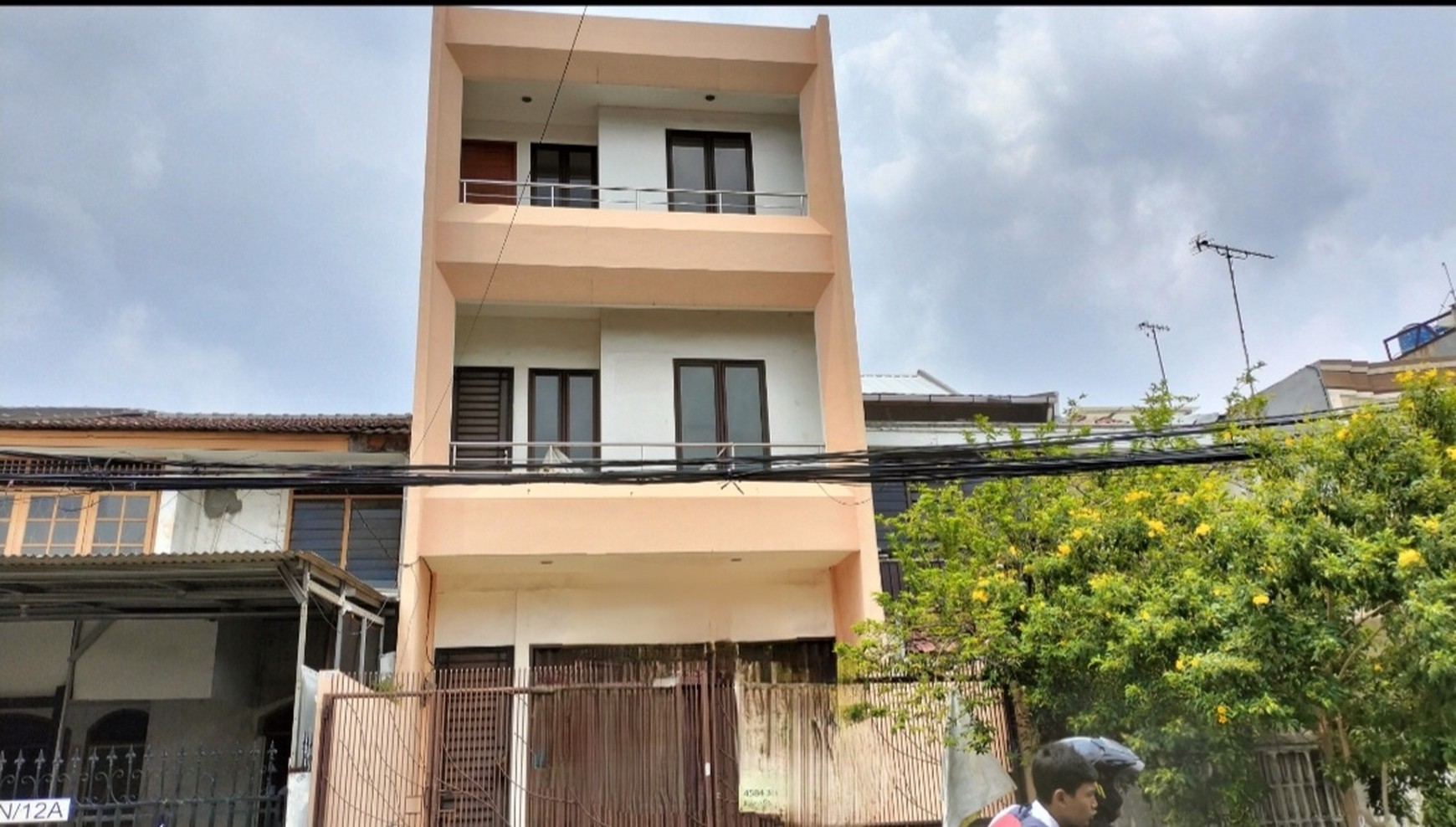 Rumah Kelapa Sawit, Kelapa Gading