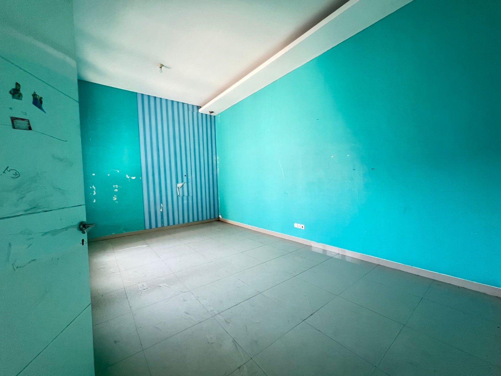 DIJUAL Rumah SIAP HUNI 2 lantai BESAR CLASSIC di Sutorejo Prima Indah, Surabaya timur