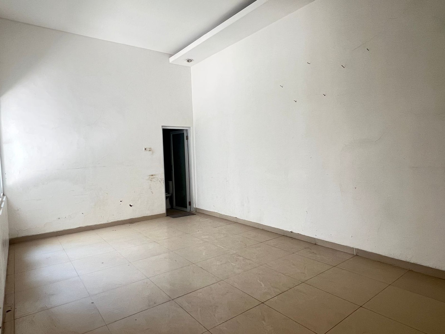 DIJUAL Rumah SIAP HUNI 2 lantai BESAR CLASSIC di Sutorejo Prima Indah, Surabaya timur
