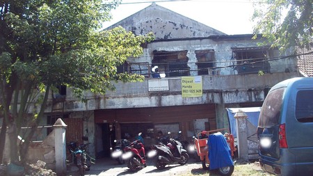 Rumah HITUNG TANAH !!! di Bendul Merisi Tengah Surabaya Selatan, Luas 488 m2, Hadap Selatan, SHGB - HAN -