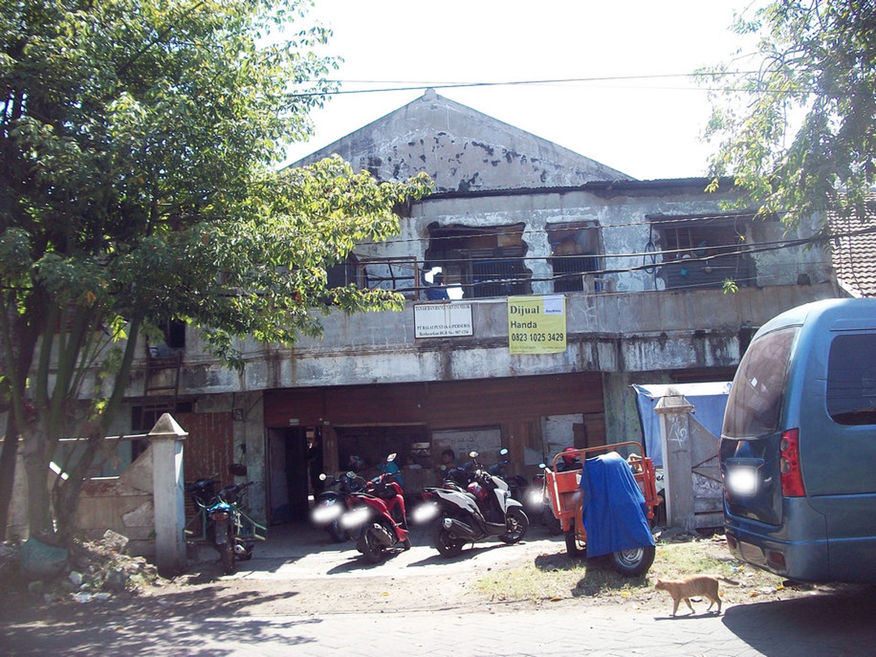 Rumah HITUNG TANAH !!! di Bendul Merisi Tengah Surabaya Selatan, Luas 488 m2, Hadap Selatan, SHGB - HAN -