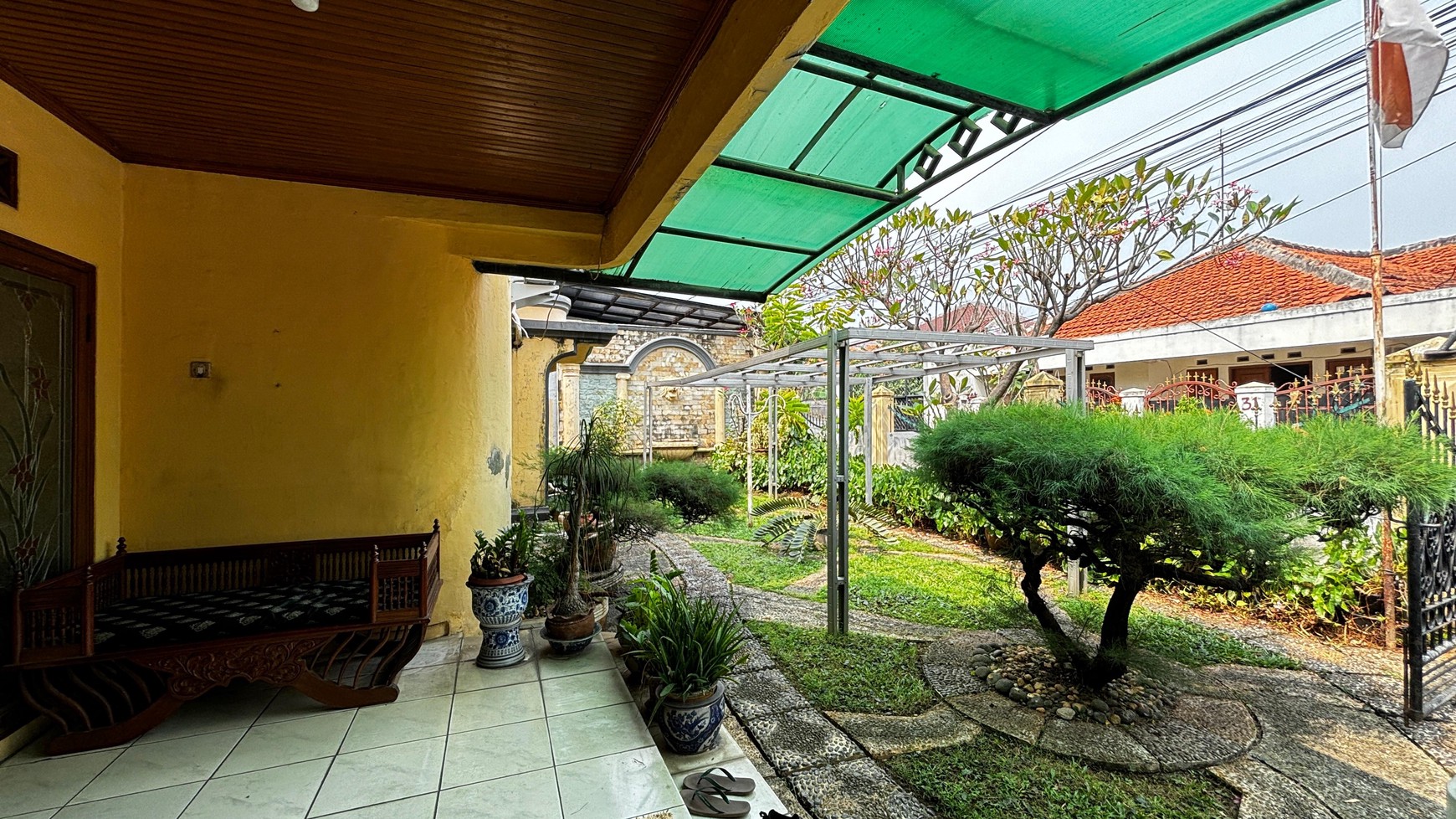 Rumah Besar 2 Lantai Di Pedati Jatinegara, 2 Menit Jalan Kaki ke Bypass Jl. DI Panjaitan