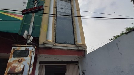 Disewakan Ruko 2,5 lantai di Raya Manyar Surabaya Timur