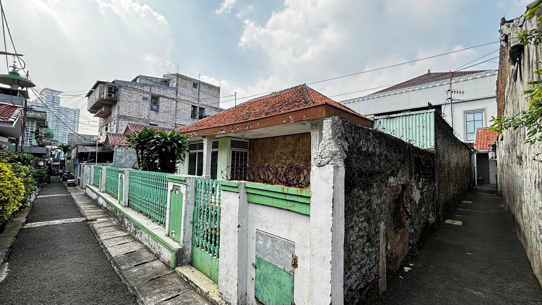 Rumah Luas Di Palbatu Tebet Jaksel Cocok Dibangun Kost an, Lokasi Nempel Balai Sudirman