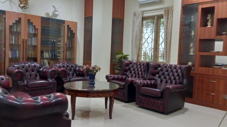 Rumah 2 Lantai Dijual di Panglima Polim 