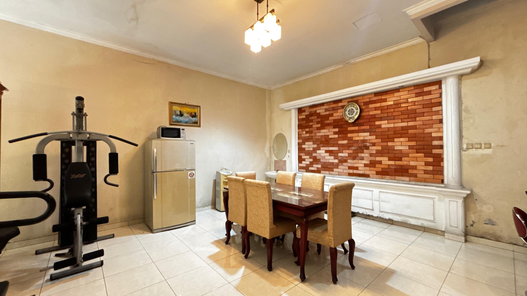 Rumah 2 Lantai, Cantik Siap Huni Di Tebet Barat, Hanya 5 Menit Ke Jl. MT Haryono