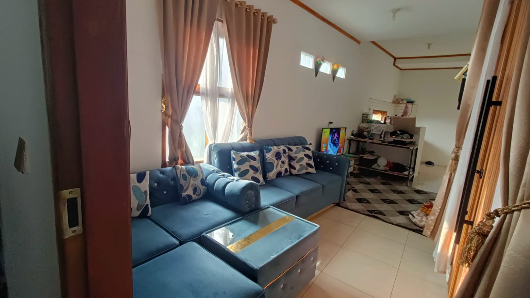 DIJUAL CEPAT DUA RUMAH SEKALIGUS LOKASI STRATEGIS DEKAT KE ALUN2-ALUN CIMAHI
