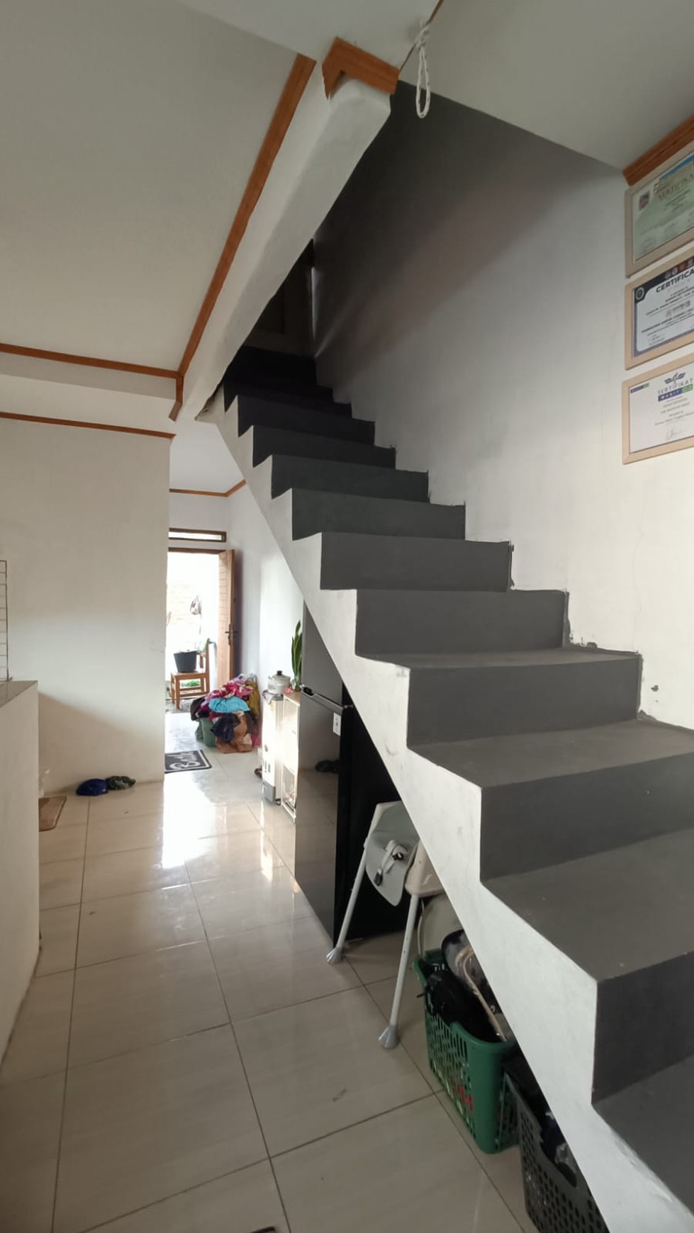 DIJUAL CEPAT DUA RUMAH SEKALIGUS LOKASI STRATEGIS DEKAT KE ALUN2-ALUN CIMAHI