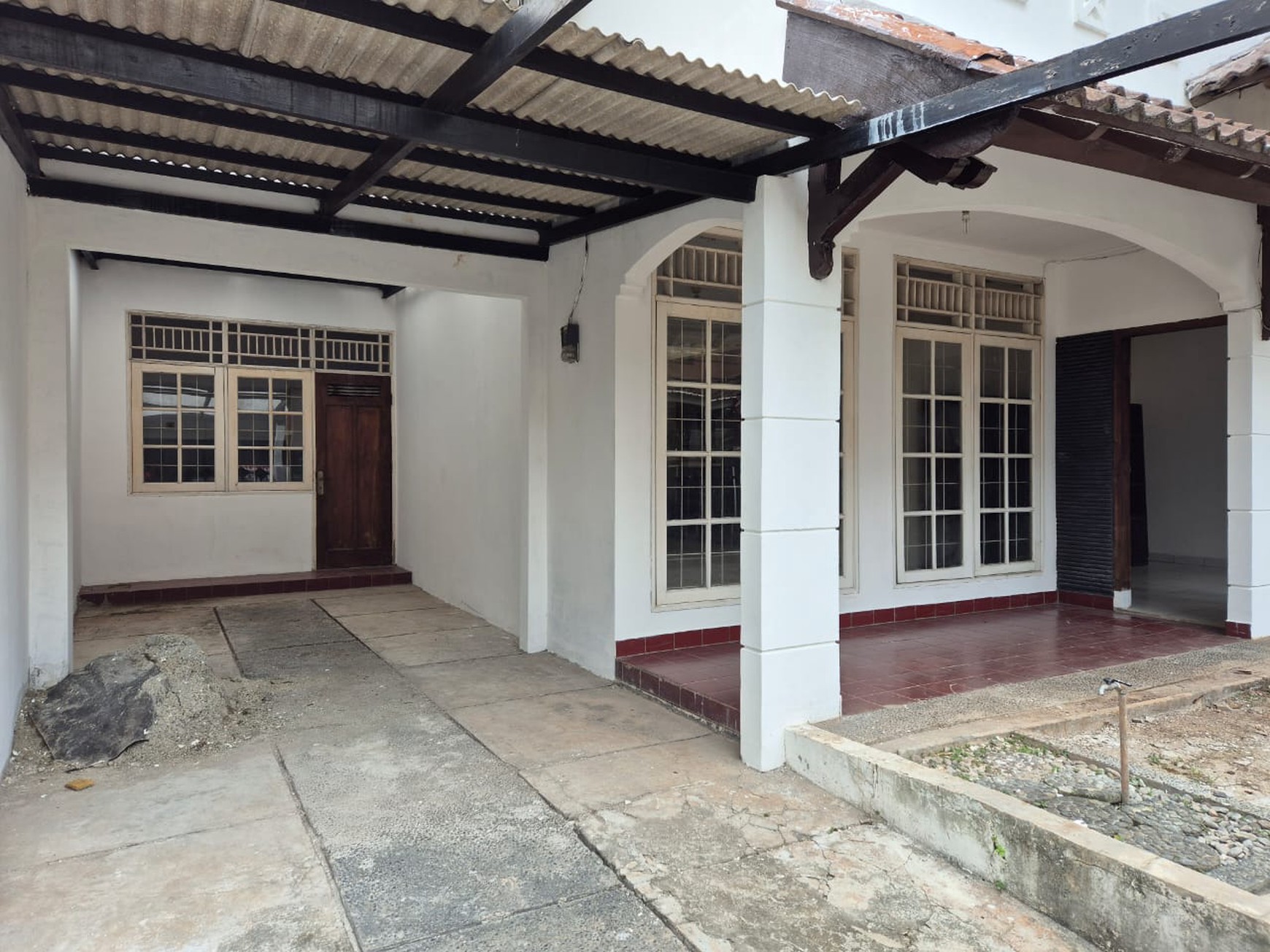 Rumah 2 lantai, bangunan kokoh, bebas banjir, Lingkungan aman dan Nyaman.