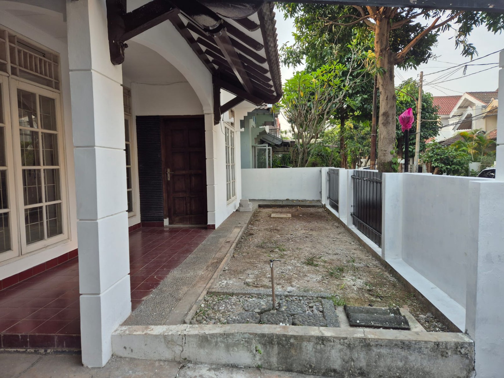 Rumah 2 lantai, bangunan kokoh, bebas banjir, Lingkungan aman dan Nyaman.