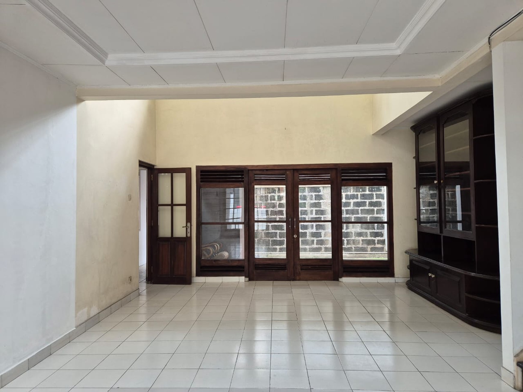 Rumah 2 lantai, bangunan kokoh, bebas banjir, Lingkungan aman dan Nyaman.