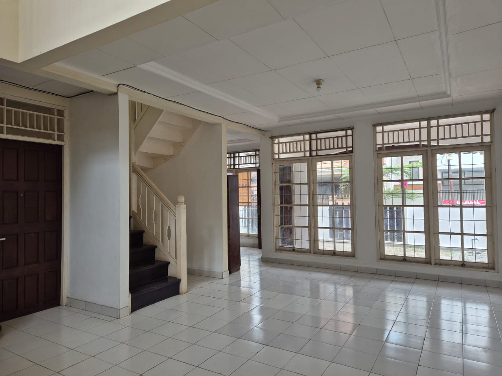 Rumah 2 lantai, bangunan kokoh, bebas banjir, Lingkungan aman dan Nyaman.