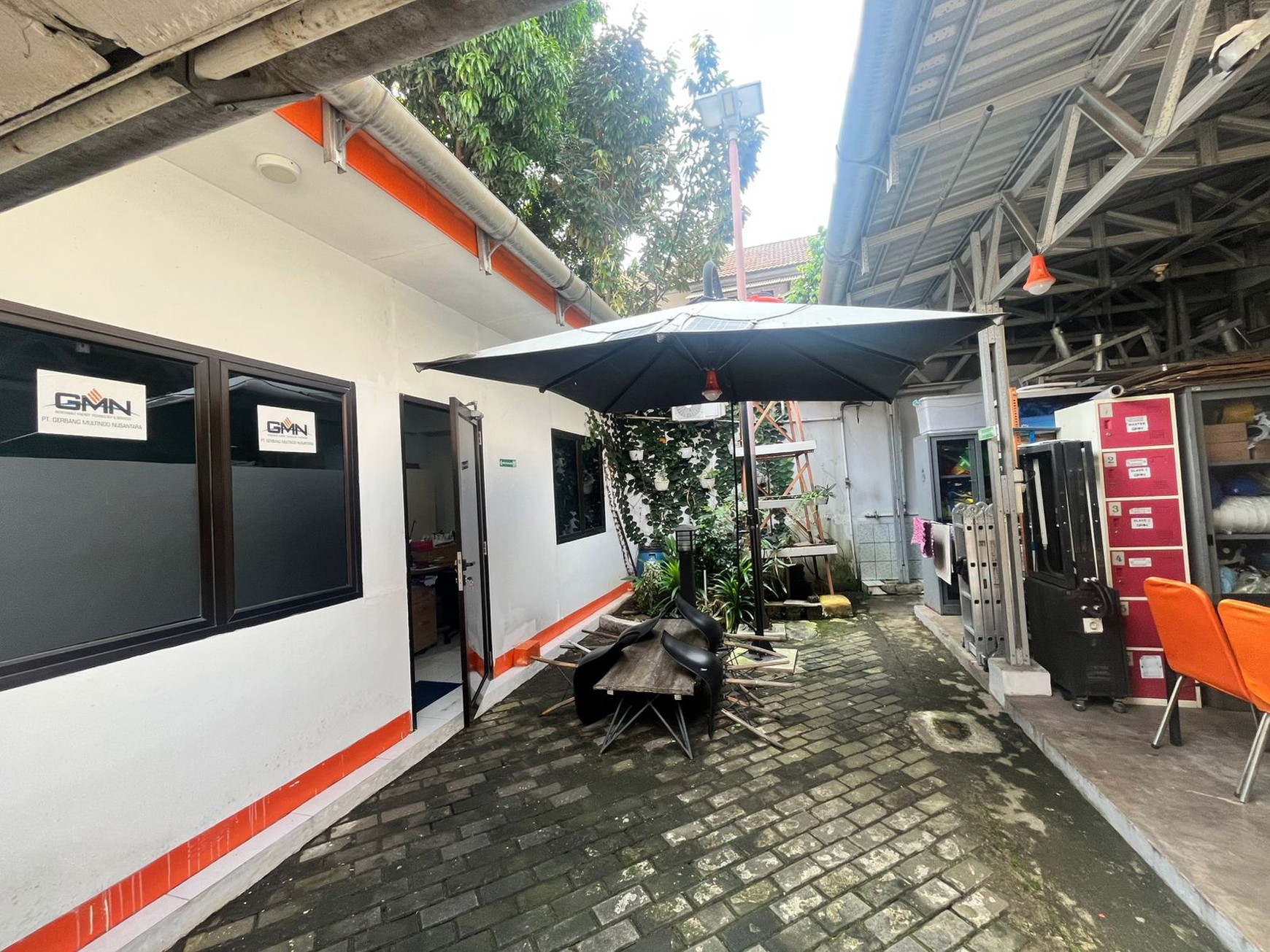 Dijual kantor lokasi nempel stasiun MRT Lebak Bulus