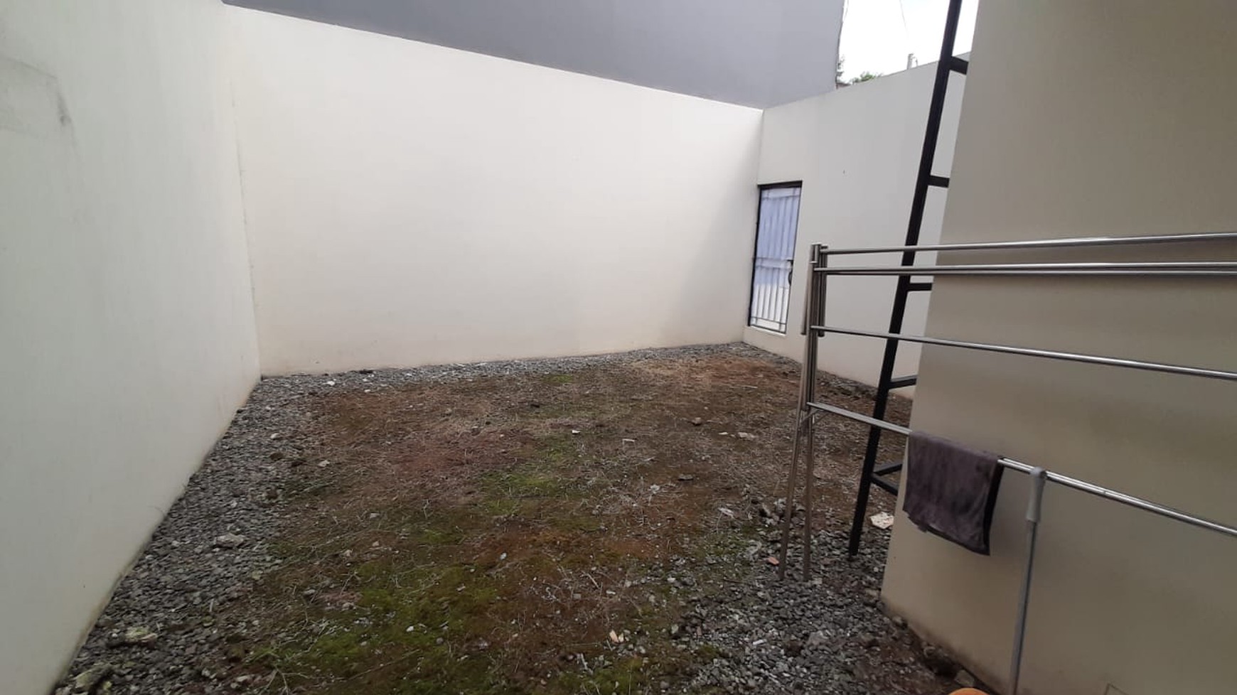 Rumah bagus siap huni, lokasi strategis di Ciater.