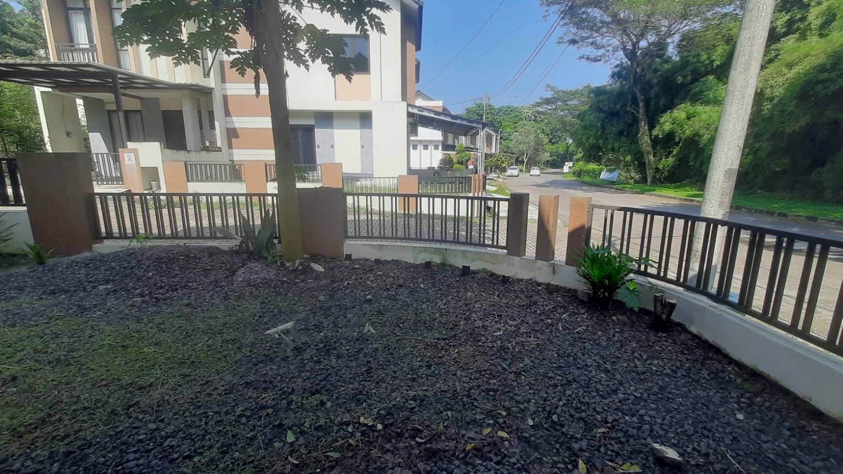 Rumah bagus siap huni, lokasi strategis di Ciater.