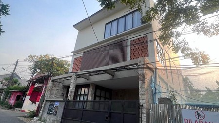 Dijual Rumah Bagus Strategis di Cirendeu Rumah Desain Sangat Menarik