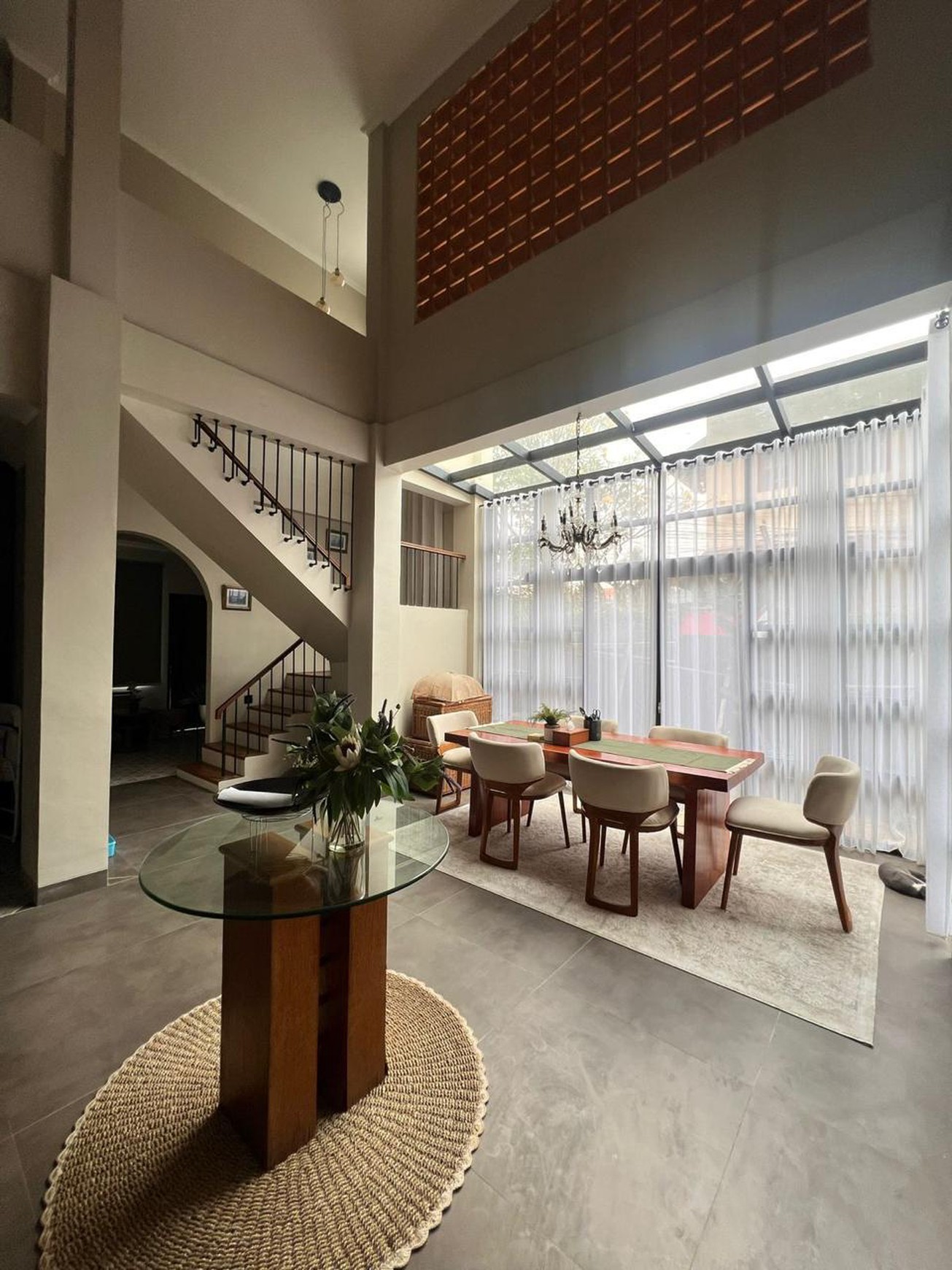 Dijual Rumah Bagus Strategis di Cirendeu Rumah Desain Sangat Menarik