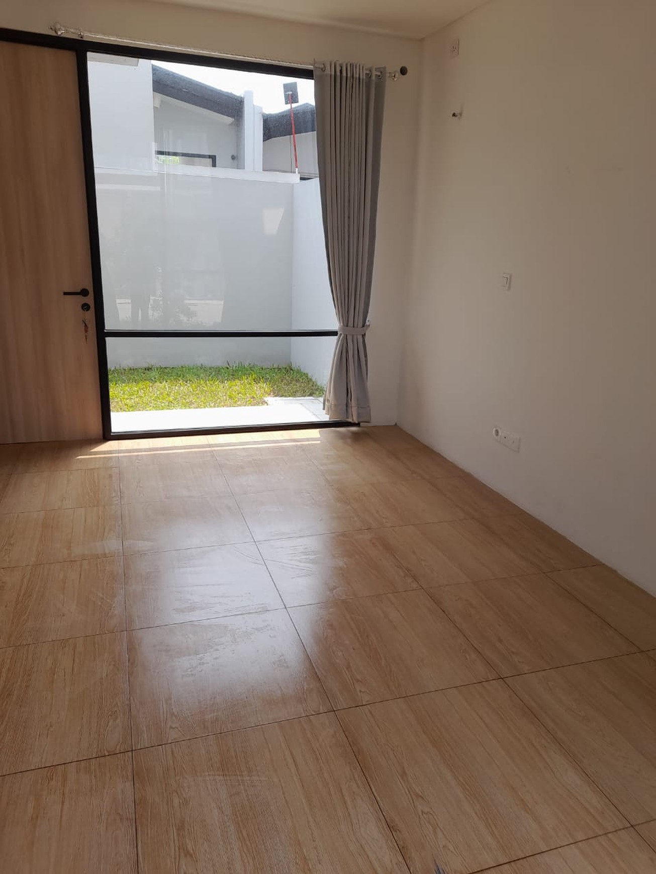 Hunian Nyaman 2 Lantai di Waterfront Lippo - Cocok untuk Keluarga Muda !