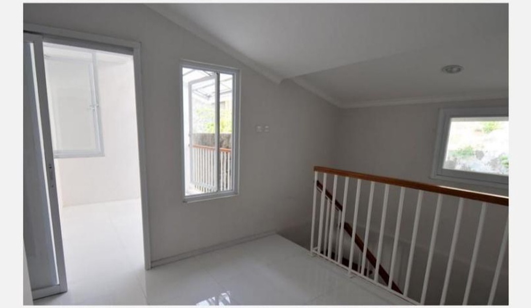 Rumah 2 Lantai, Lokasi strategis di Bintaro 