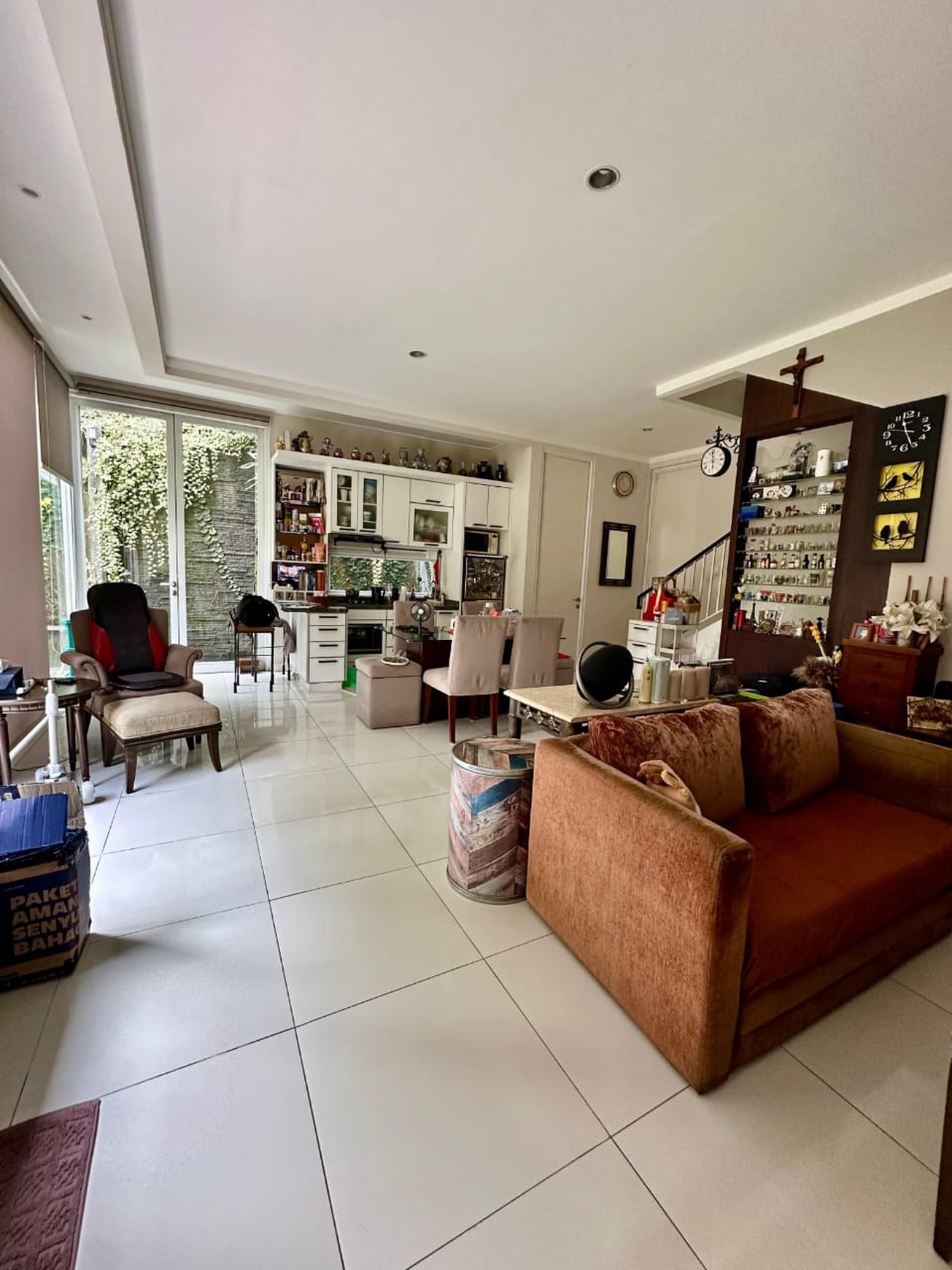 Rumah 2 Lantai Semi Furnished Siap Huni Dalam Cluster dengan Luas 207 m2 @Bintaro Sektor 9