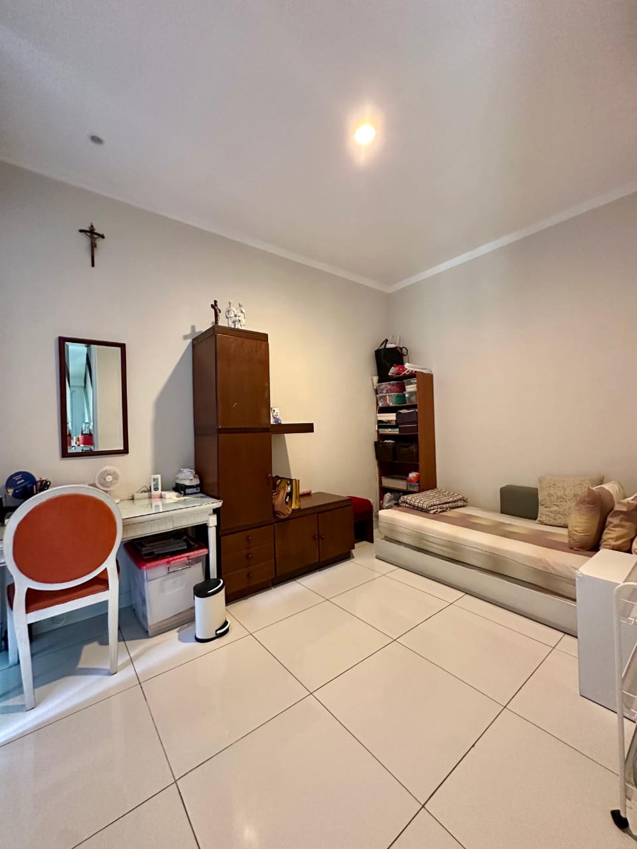 Rumah 2 Lantai Semi Furnished Siap Huni Dalam Cluster dengan Luas 207 m2 @Bintaro Sektor 9