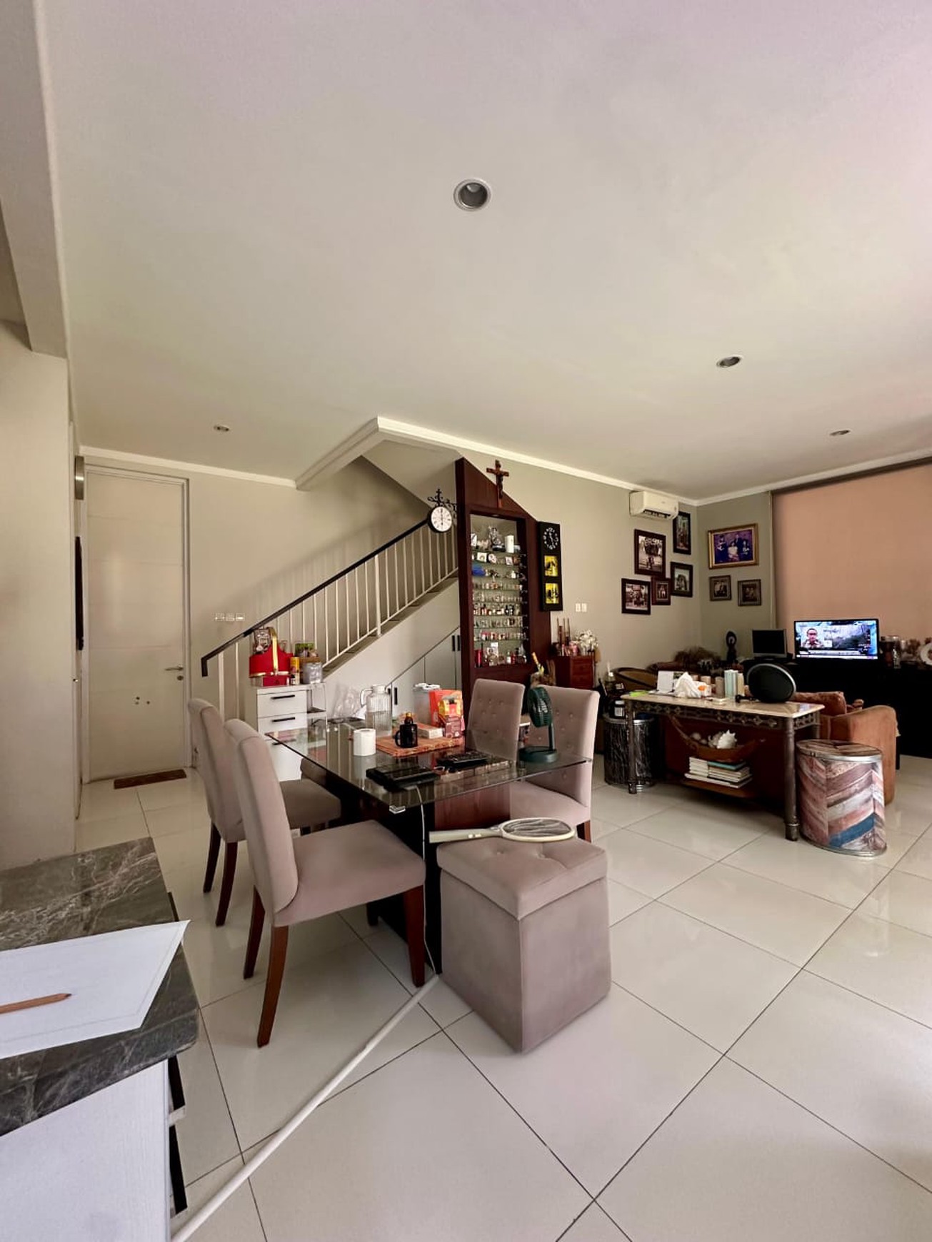 Rumah 2 Lantai Semi Furnished Siap Huni Dalam Cluster dengan Luas 207 m2 @Bintaro Sektor 9