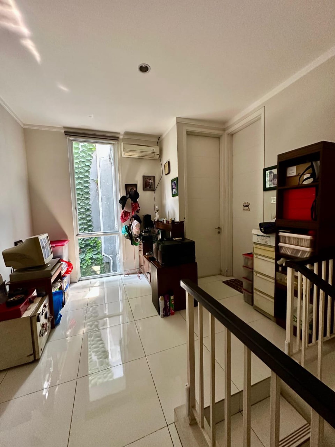 Rumah 2 Lantai Semi Furnished Siap Huni Dalam Cluster dengan Luas 207 m2 @Bintaro Sektor 9