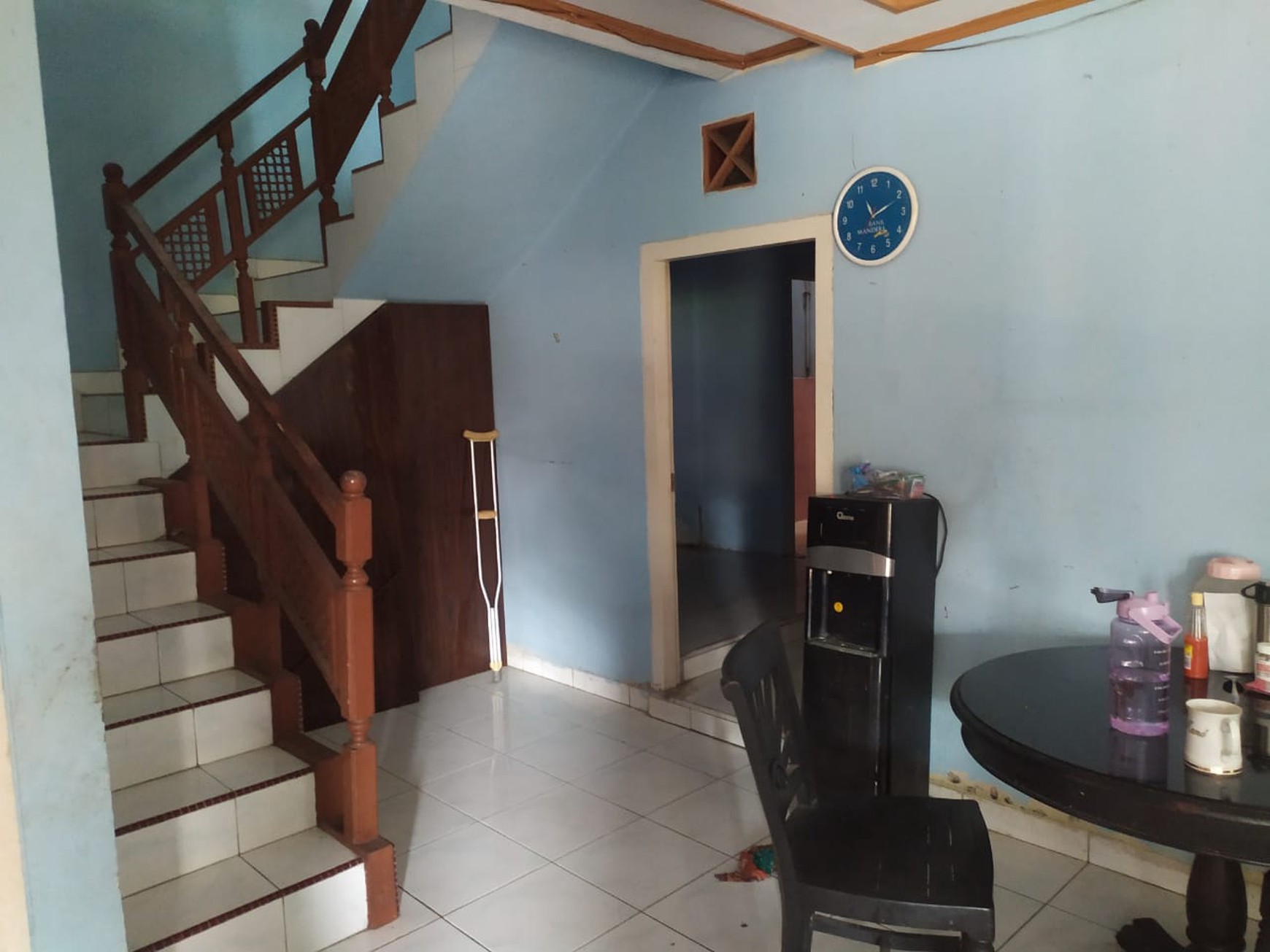 Rumah di Villa Bintaro Indah lokasi di hoek dan depan taman, dekat dg st kereta api dan pasar tradisional...