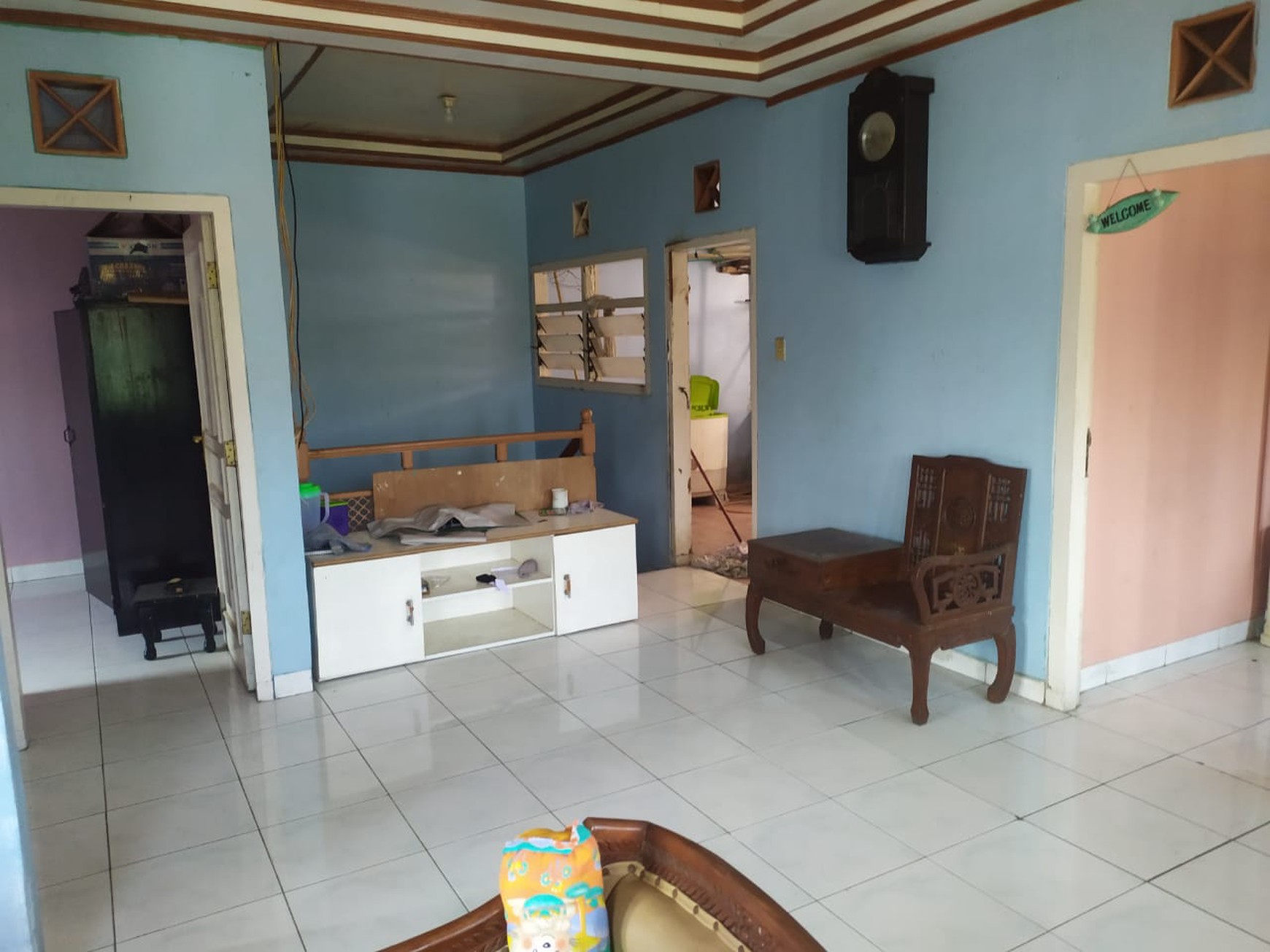 Rumah di Villa Bintaro Indah lokasi di hoek dan depan taman, dekat dg st kereta api dan pasar tradisional...