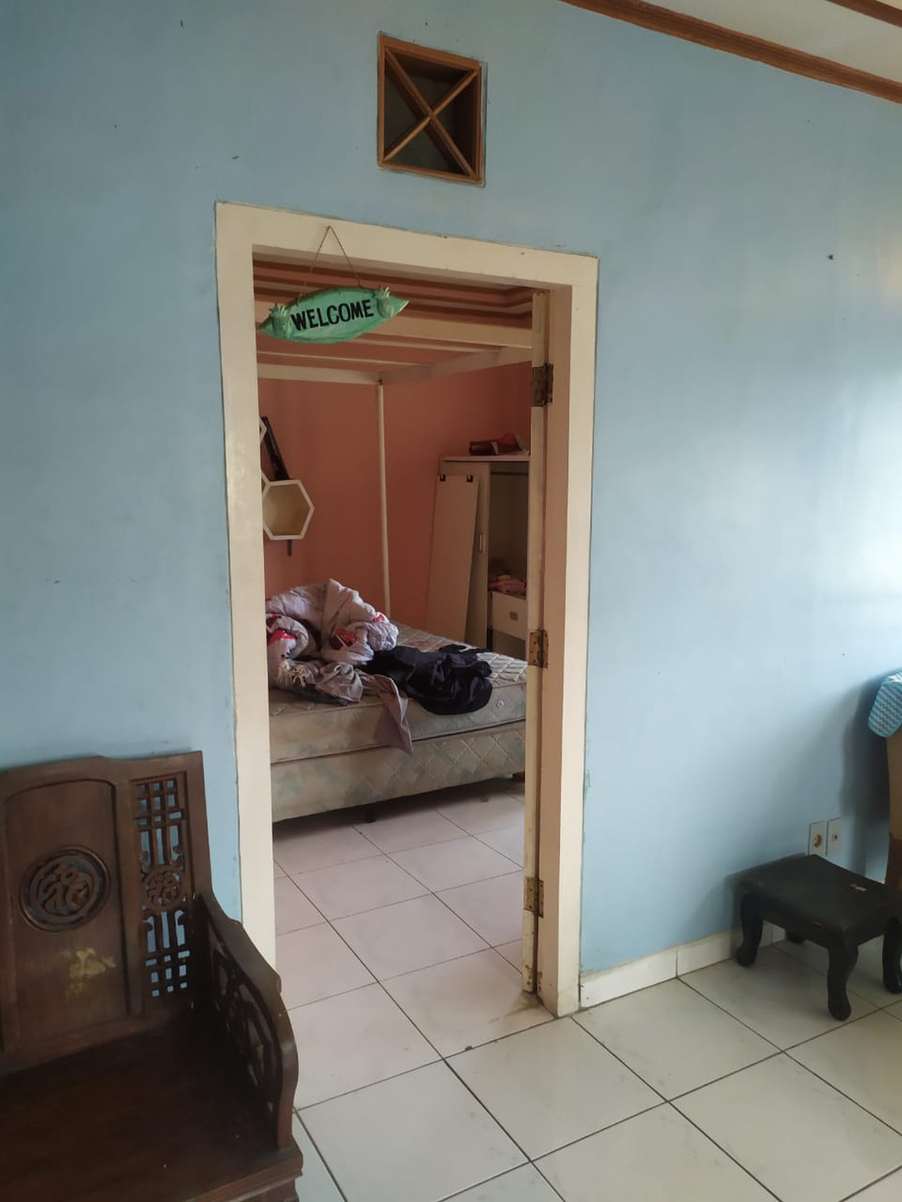 Rumah di Villa Bintaro Indah lokasi di hoek dan depan taman, dekat dg st kereta api dan pasar tradisional...