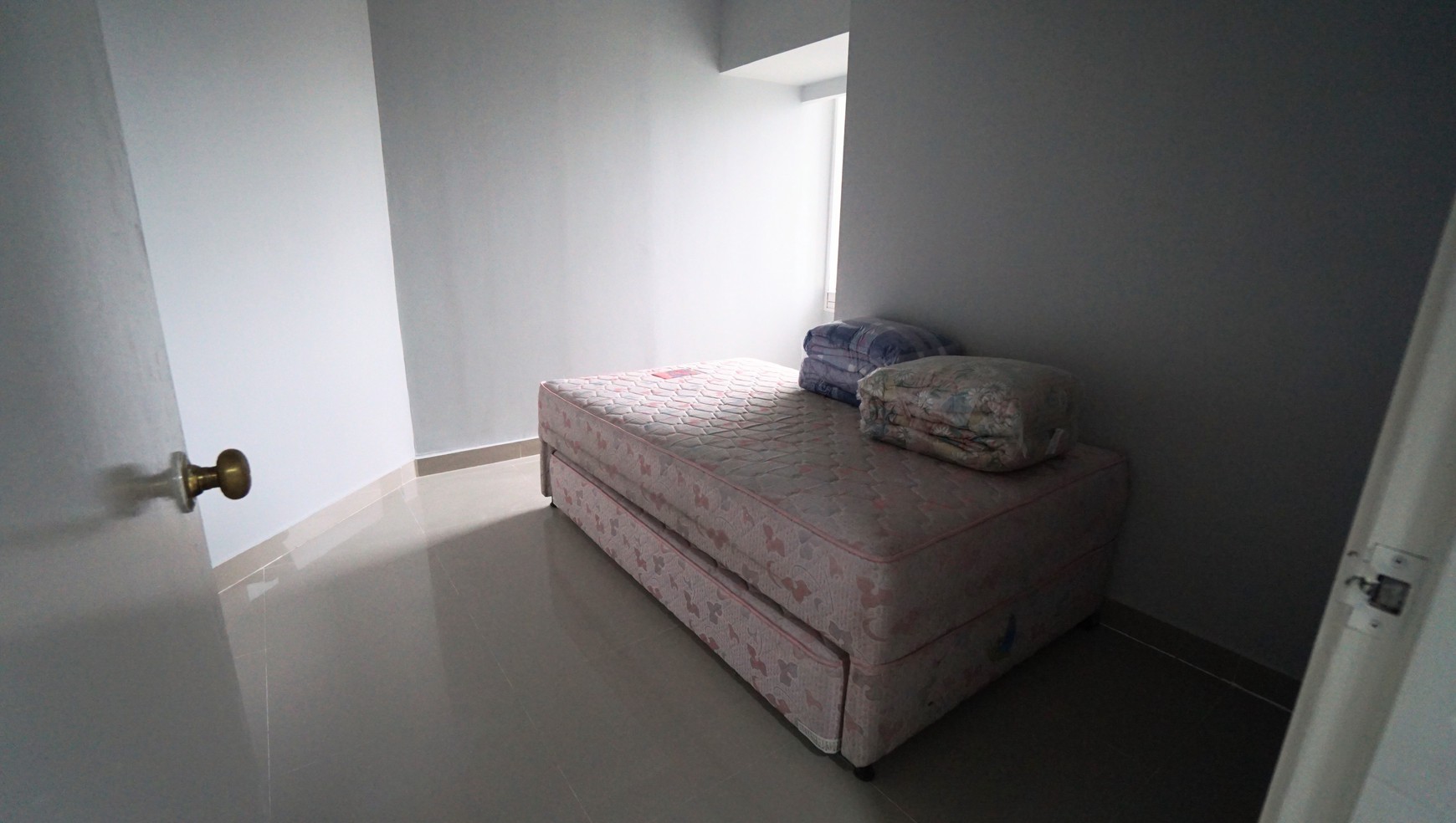 Apartment 2BR Taman Anggrek View Bagus Sudah Cat Ulang