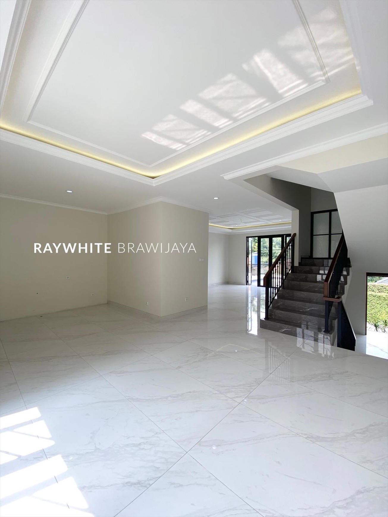 Rumah Modern Minimalis Siap Huni Area Moh Kahfi 1, Jagakarsa