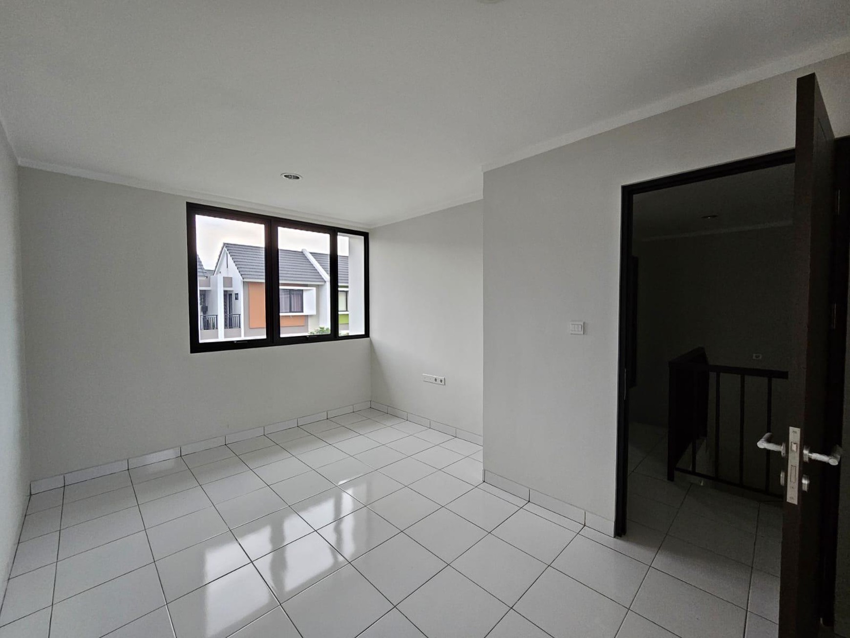 Disewakan Murah Rumah di Sumarecon Cluster Dayana