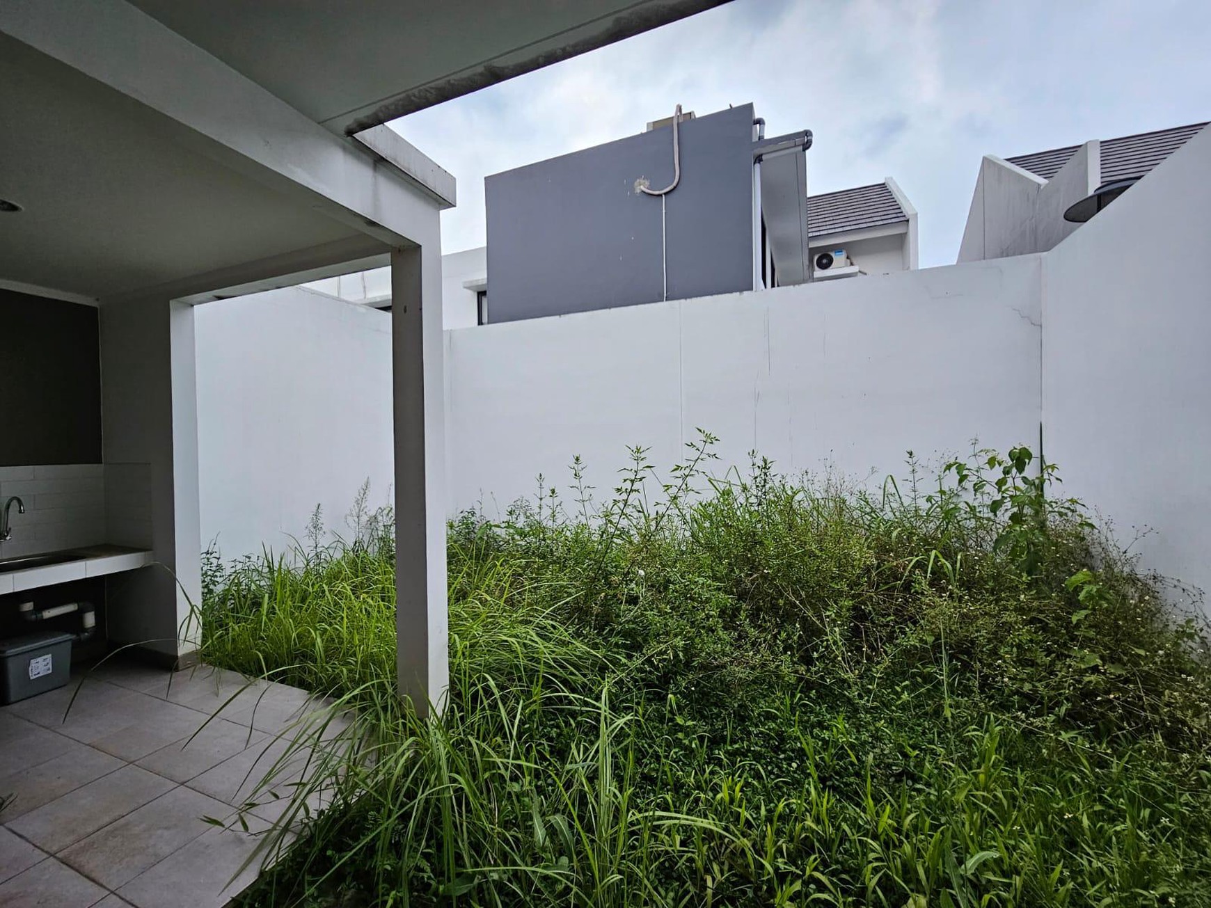 Disewakan Murah Rumah di Sumarecon Cluster Dayana