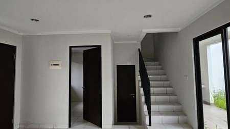 Disewakan Murah Rumah di Sumarecon Cluster Dayana