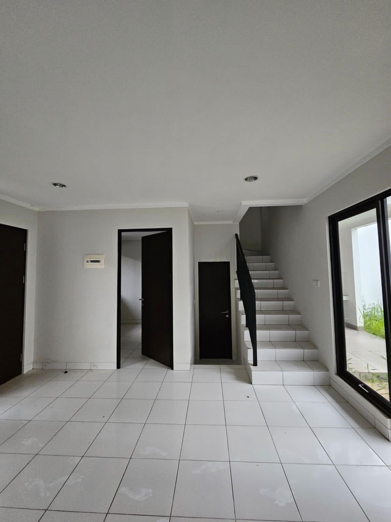 Disewakan Murah Rumah di Sumarecon Cluster Dayana