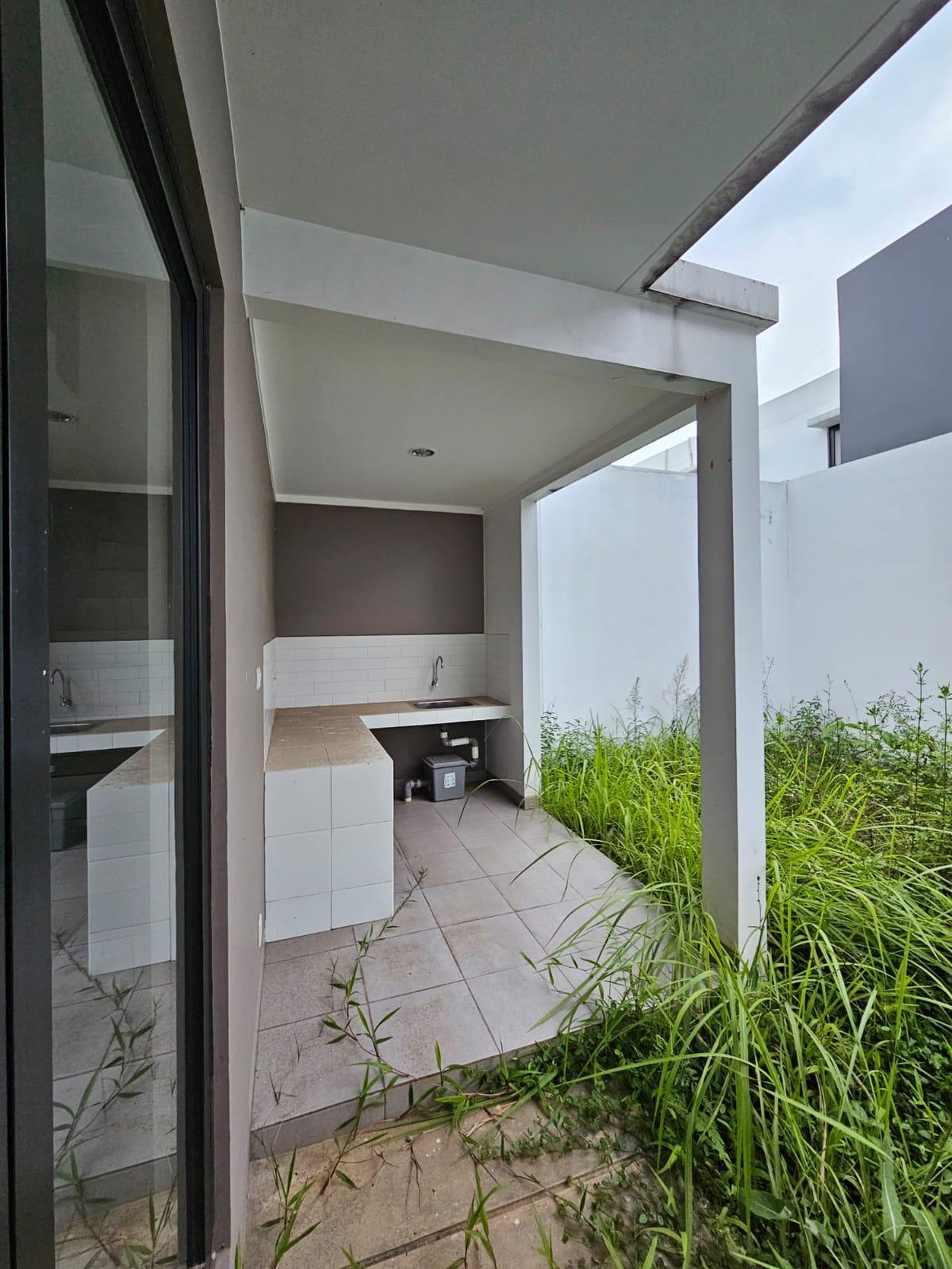Disewakan Murah Rumah di Sumarecon Cluster Dayana