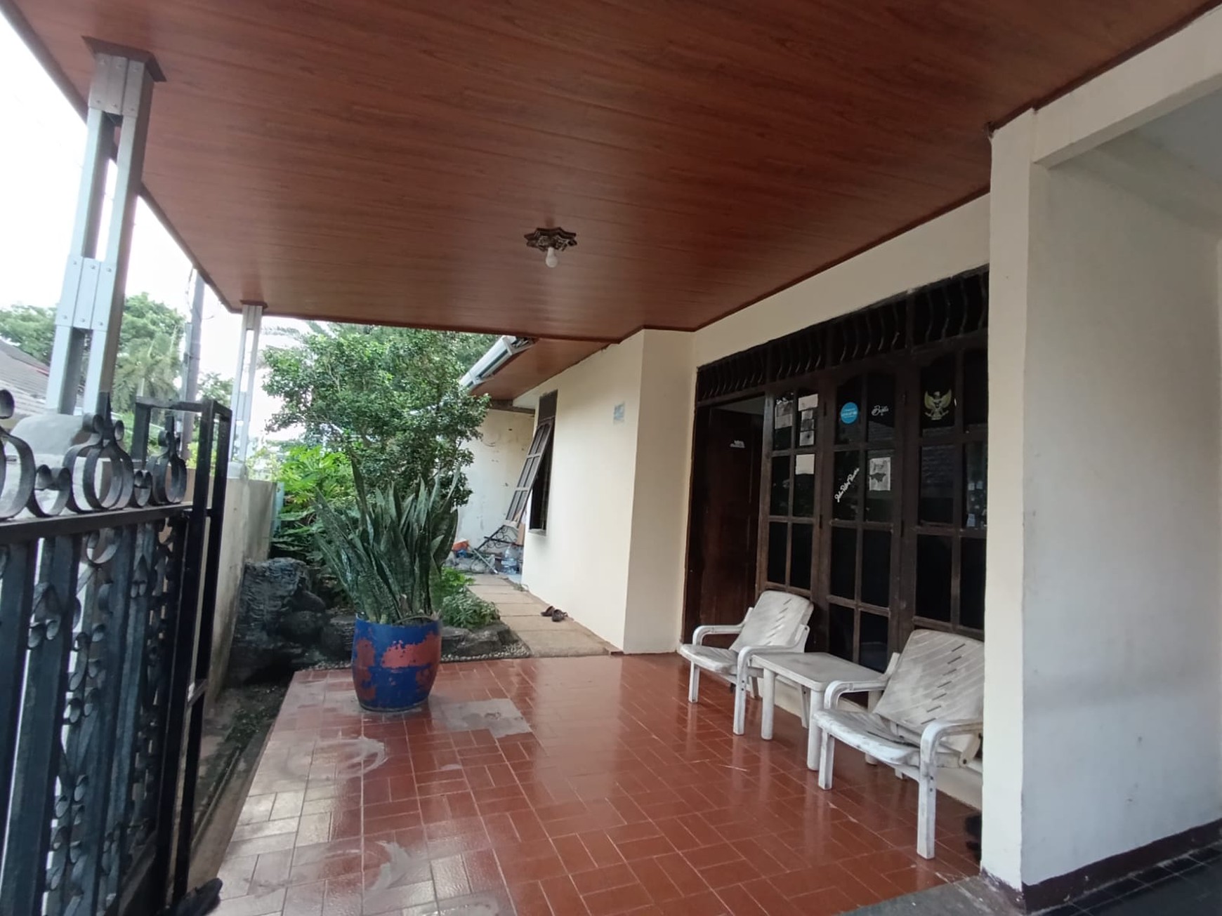 Di Jual Rumah model lama 2lt di Jl Cengkeh  Larangan Selatan Tangerang. Komp Kembang Larangan, Larangan Selatan Tangerang. 