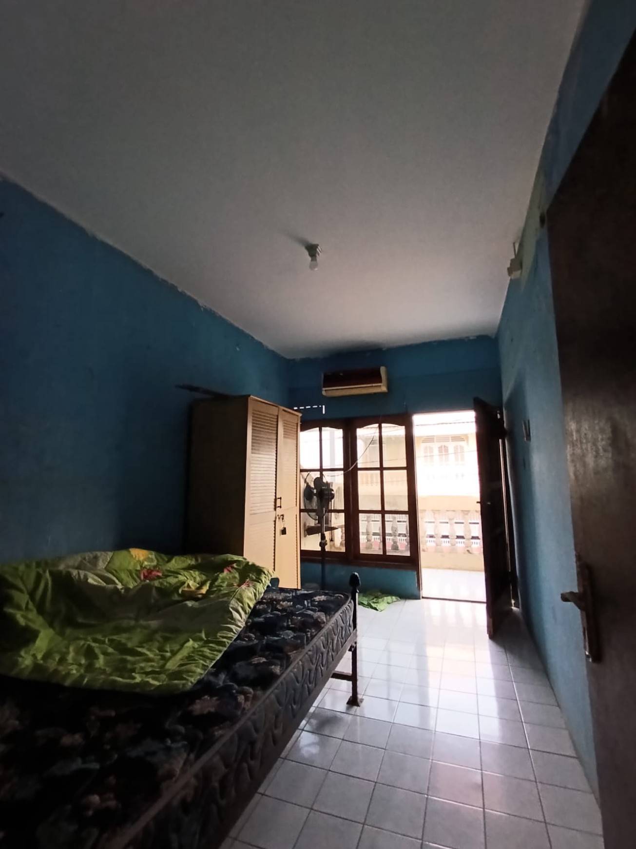 Di Jual Rumah model lama 2lt di Jl Cengkeh  Larangan Selatan Tangerang. Komp Kembang Larangan, Larangan Selatan Tangerang. 