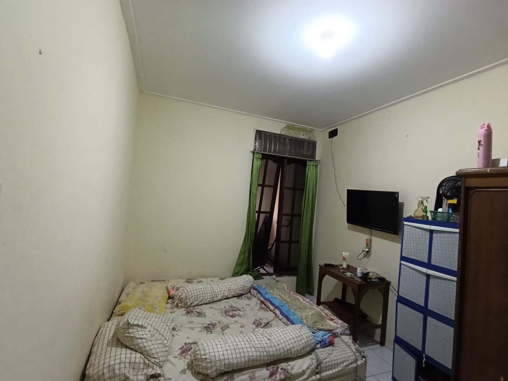 Di Jual Rumah model lama 2lt di Jl Cengkeh  Larangan Selatan Tangerang. Komp Kembang Larangan, Larangan Selatan Tangerang. 