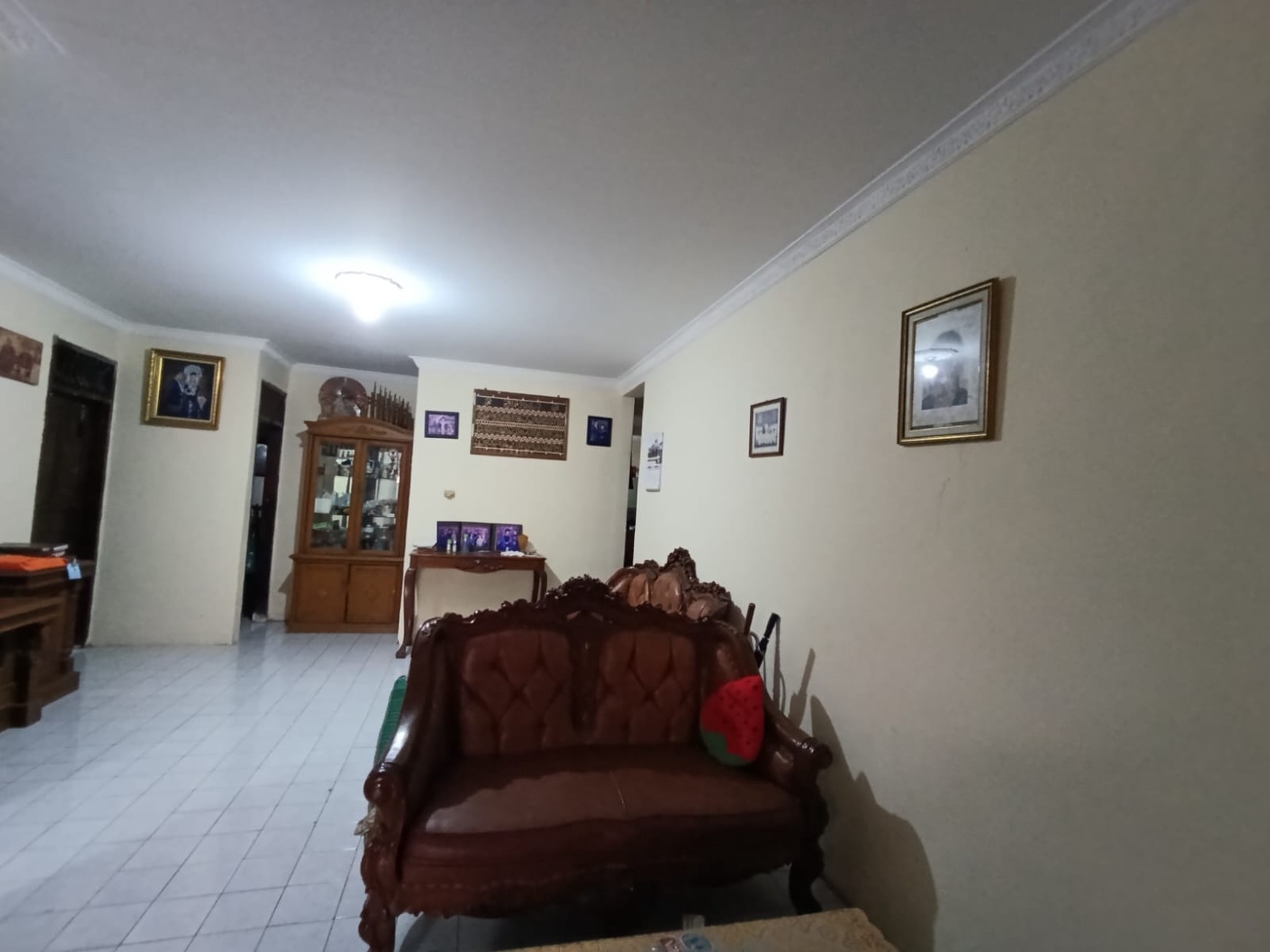 Di Jual Rumah model lama 2lt di Jl Cengkeh  Larangan Selatan Tangerang. Komp Kembang Larangan, Larangan Selatan Tangerang. 