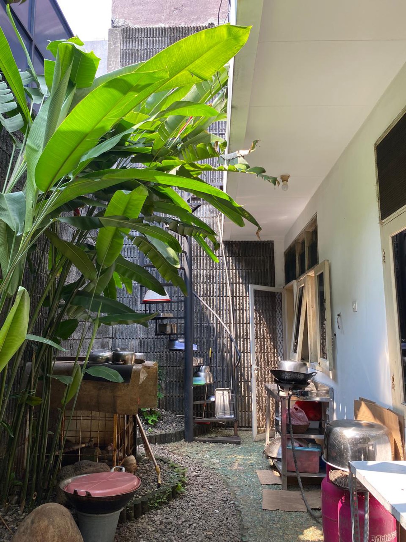 Cinere mega cinere luas 375 rumah klasik dan homey dekat tol desari