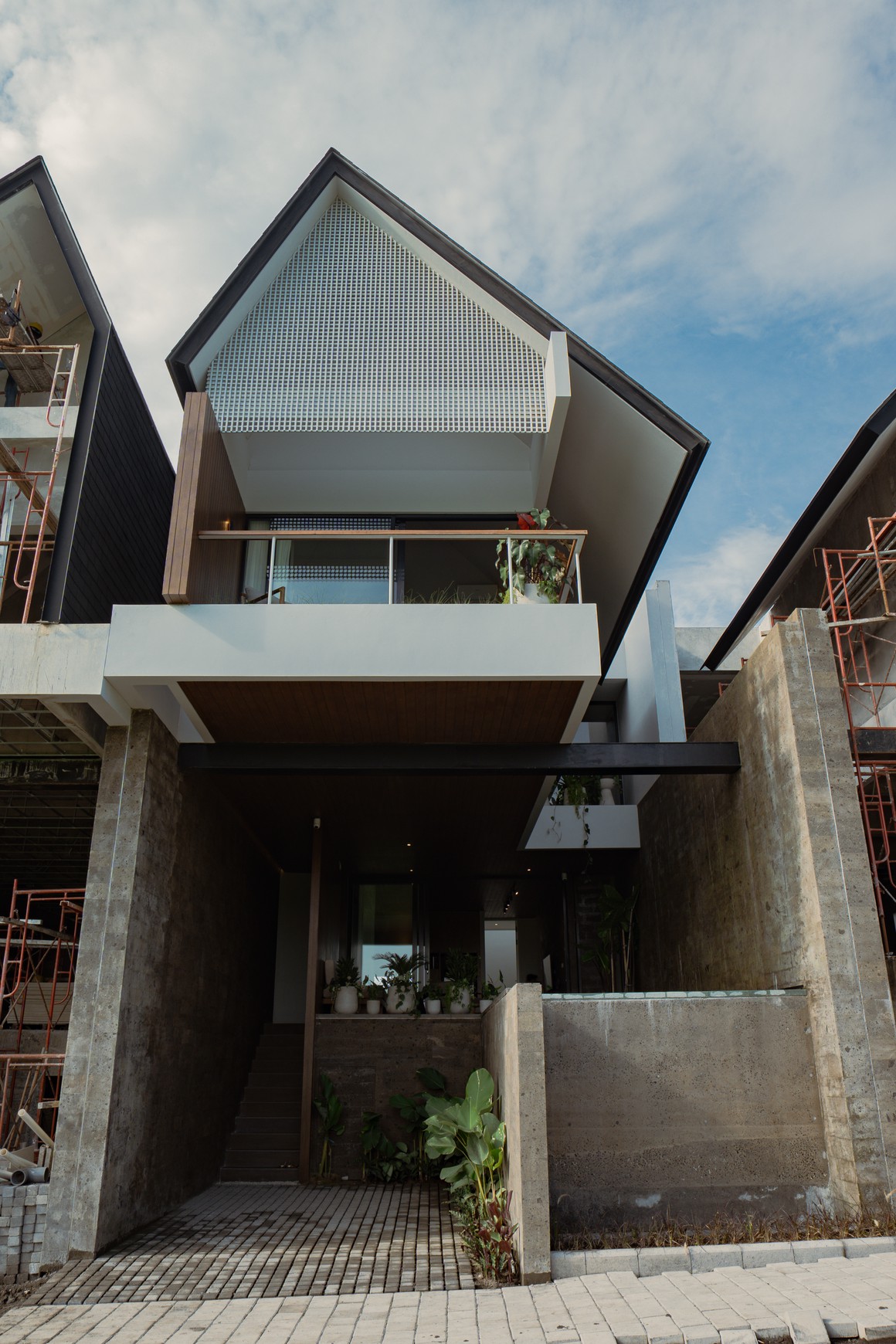 Rare FREEHOLD Opportunity! Modern & Smartly Designed Villas in Canggu, Bali