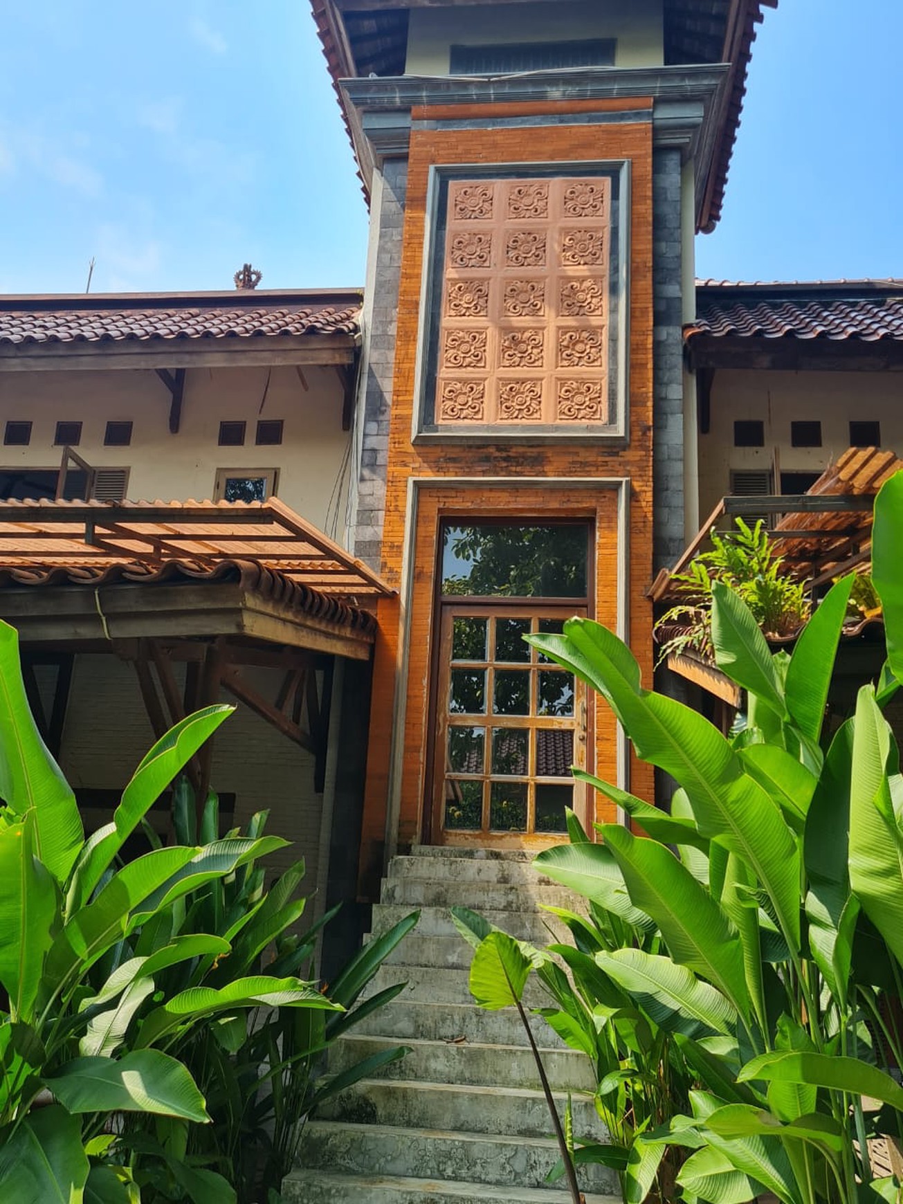Rumah Bagus Di Bali View Kintamani, Cirendeu Jakarta Selatan